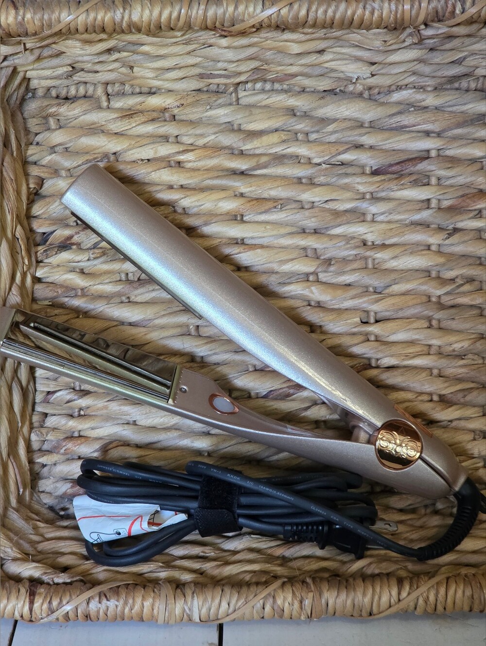 TYME Sparkling Pearl Flat Iron